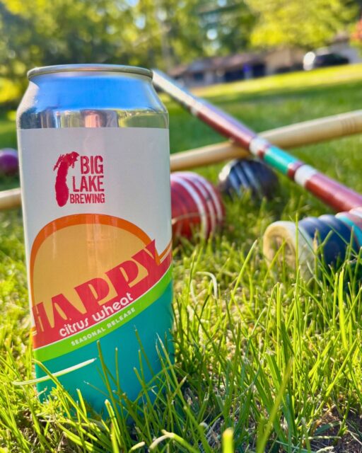 Kick off the long weekend right with a four pack of Happy! 😃 This crisp citrus wheat is the perfect companion for yard games and summer nights ☀️ You can find Happy across the state of Michigan wherever you prefer to buy Big Lake Brewing beer.